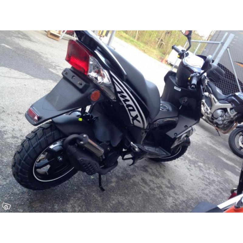 Moped PGO G-MAX 50 klass/EU25 eller EU45