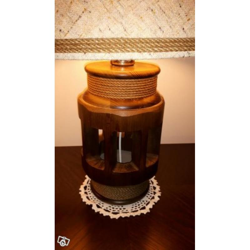 Bordslampa (Tranås Stilarmatur) med bord